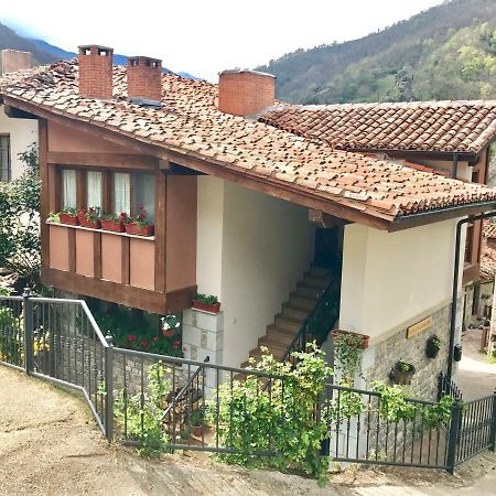 Apartamentos Rurales Los Nogales Косгая Екстер'єр фото