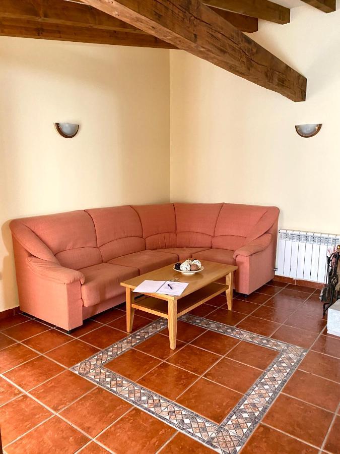 Apartamentos Rurales Los Nogales Косгая Екстер'єр фото