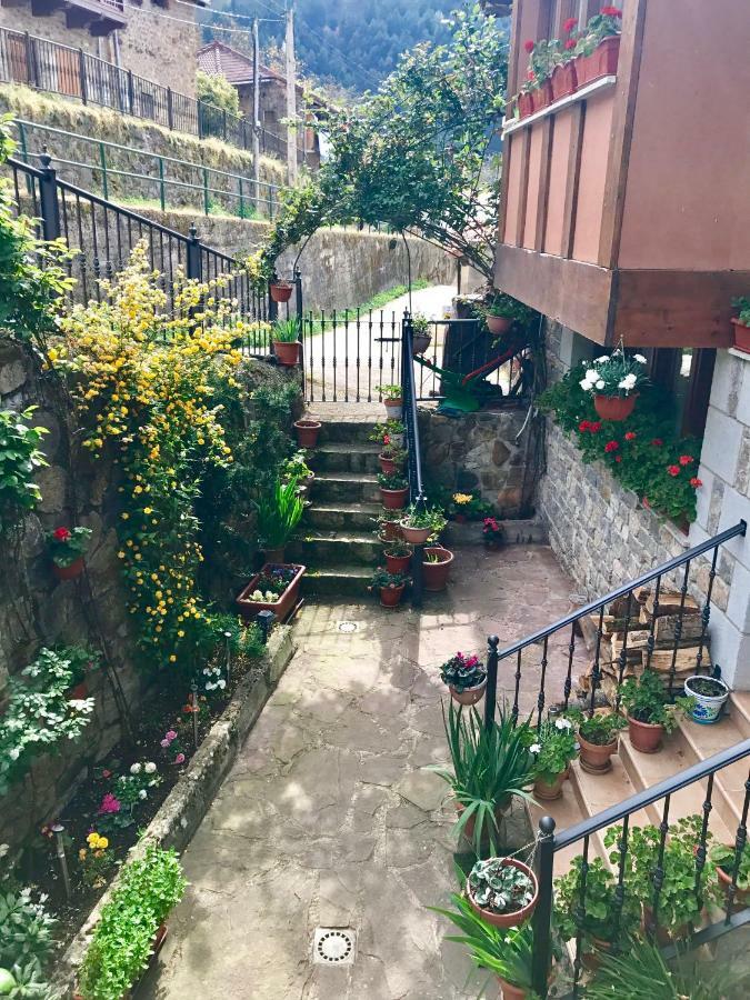 Apartamentos Rurales Los Nogales Косгая Екстер'єр фото