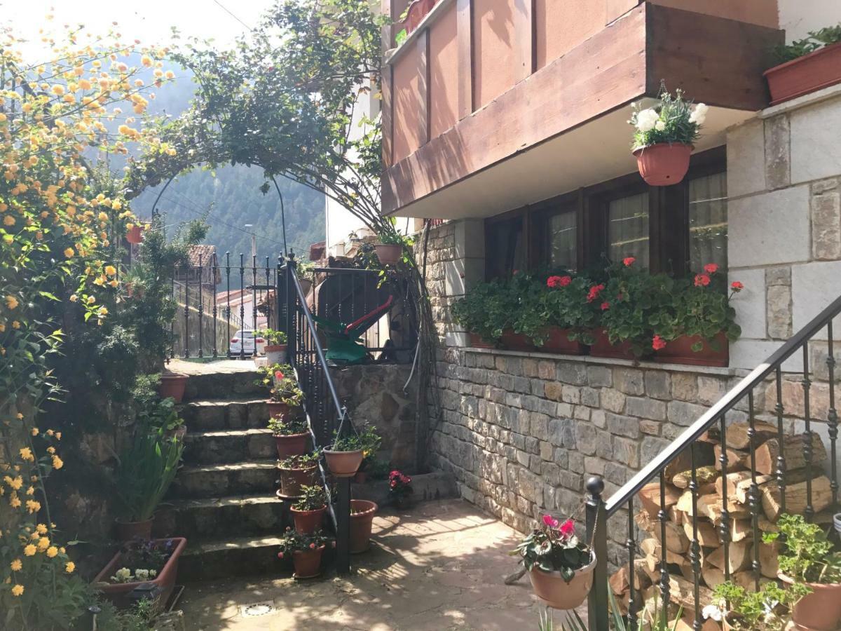 Apartamentos Rurales Los Nogales Косгая Екстер'єр фото